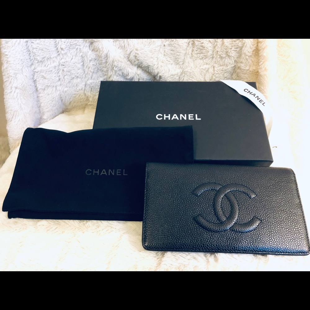 Chanel Caviar Leather Folding wallet